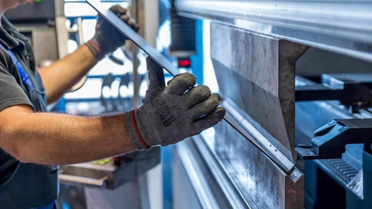 fabricile volkswagen se vor inchide pentru doua sau trei saptamani