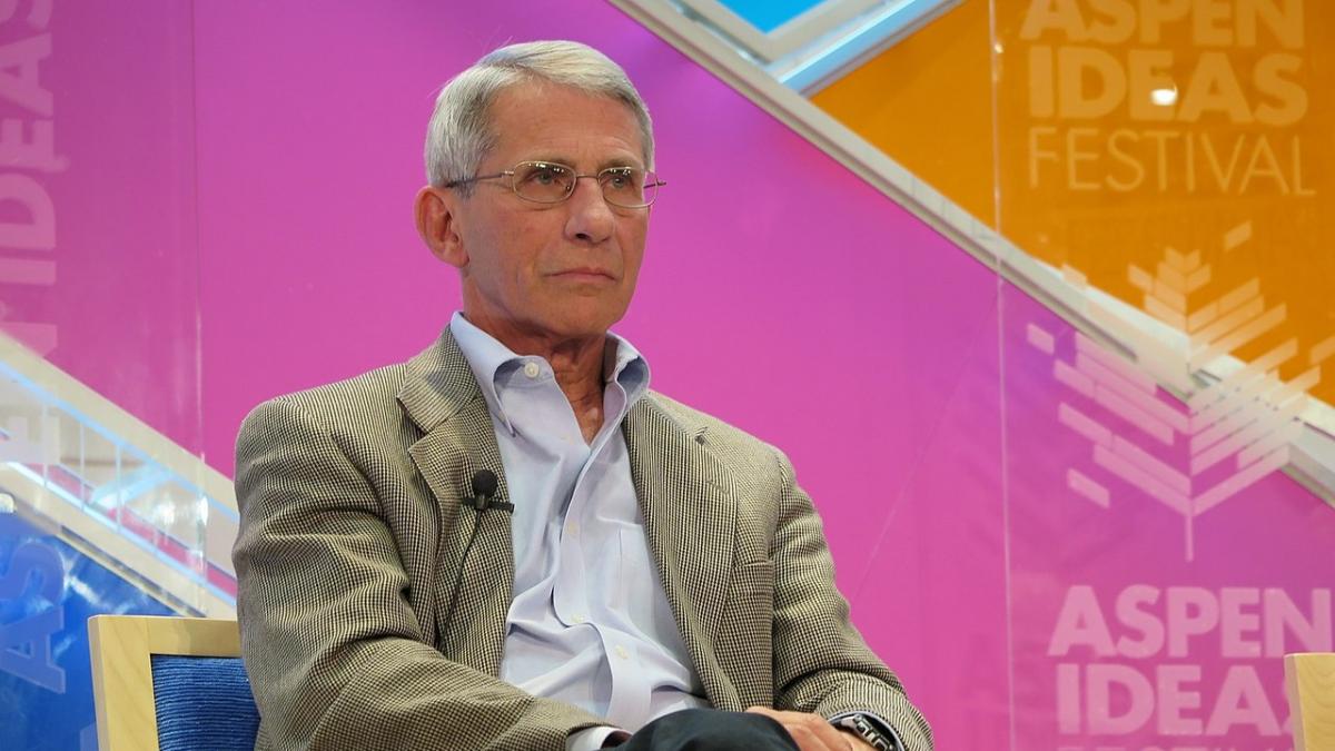 expertul anthony fauci avertizeaza valul de coronavirus va deveni sezonier