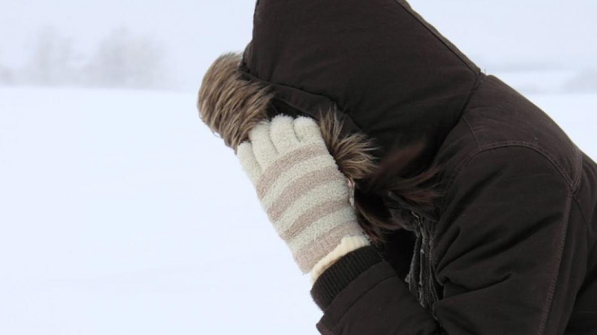 femeie gorj moarta zapada