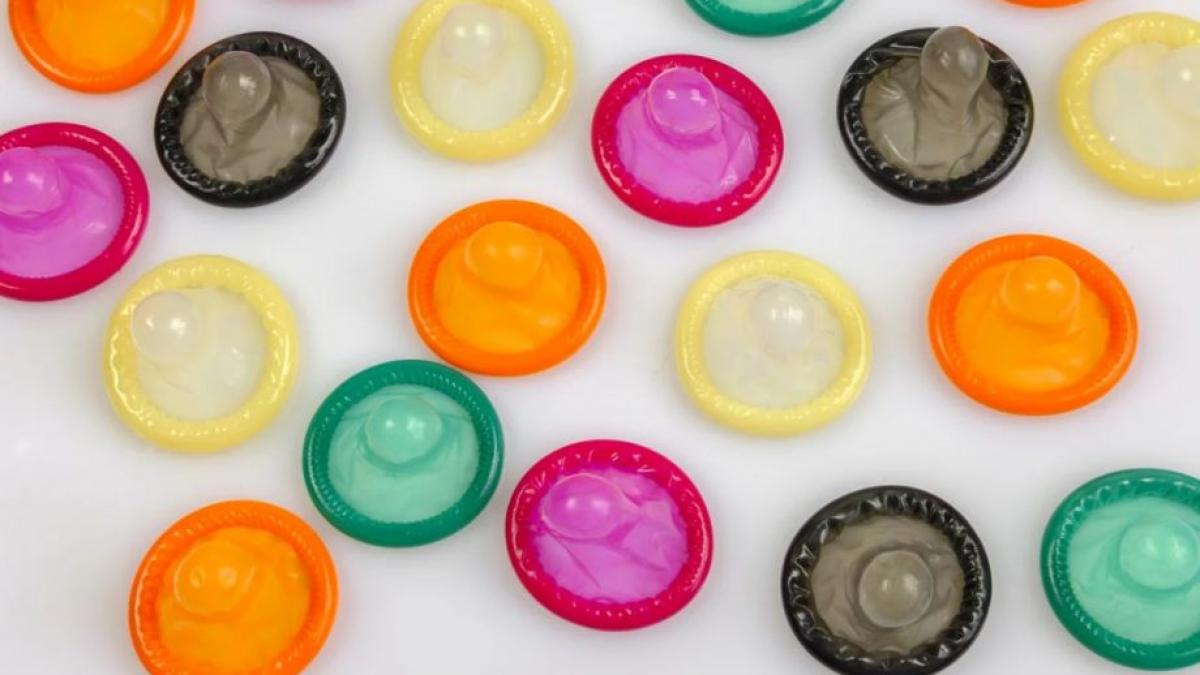 criza coronavirus penurie prezervative fabrici inchise