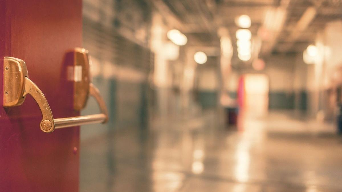 Mărturii înfiorătoare din Spitalul Suceava: ”Este lăsat să moară de foame și sete!”