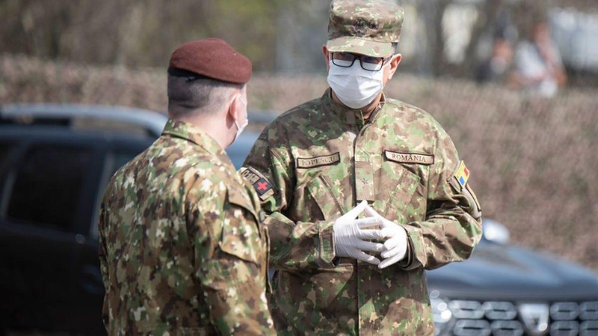 armata face legea in tandarei amenzi in orasul carantina pentru oamenii iesiti din case