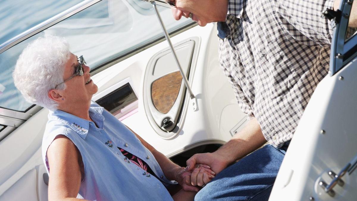 doi soti casatoriti de 50 de ani au murit la sase minute distanta de coronavirus