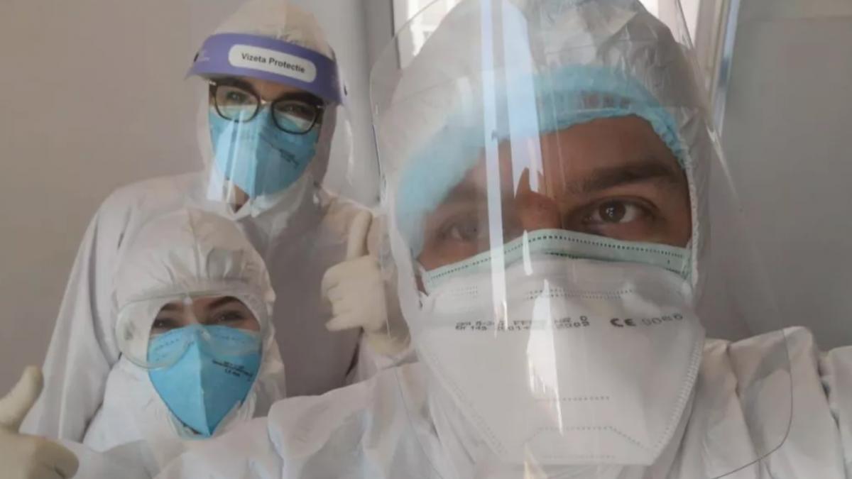 ionut este medic a imbracat halatul alb si a sarutat sotia si copiii mici si a plecat in spitalul