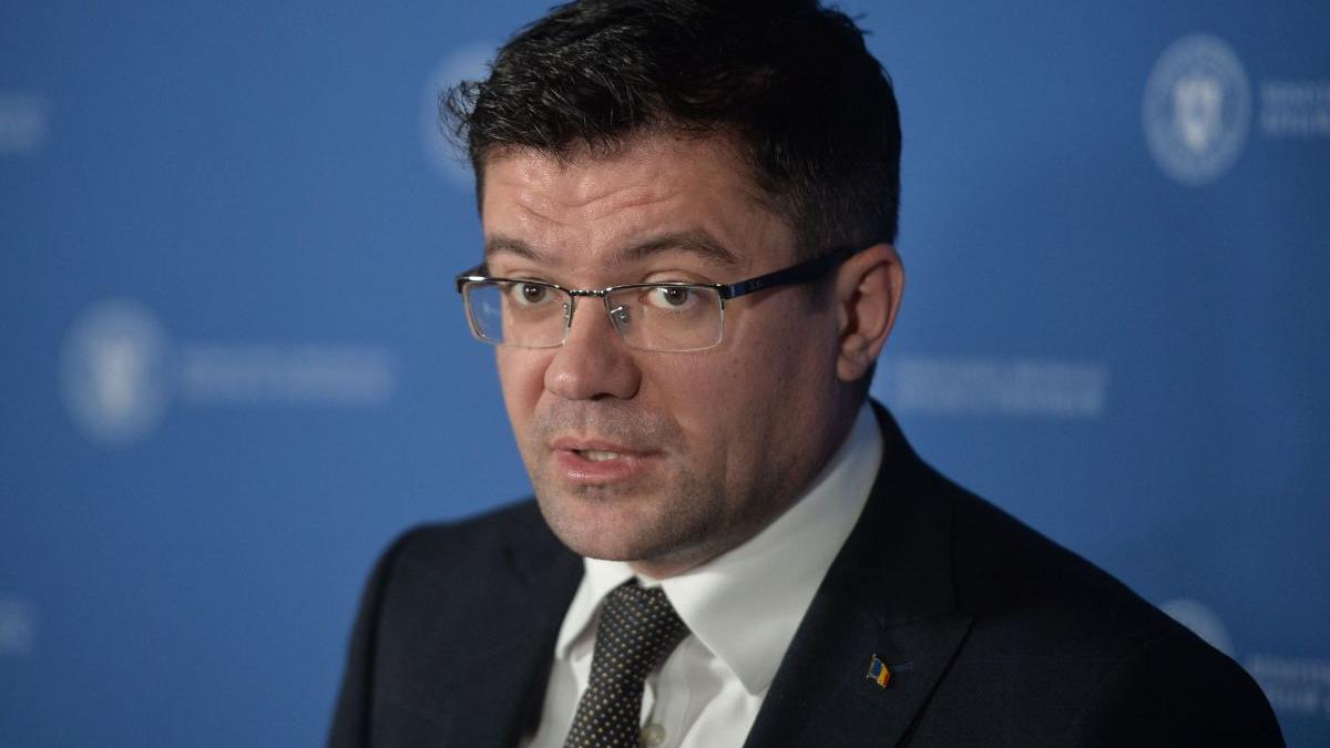 poluare bucuresti ministru mediu arde fosta ferma porci peris