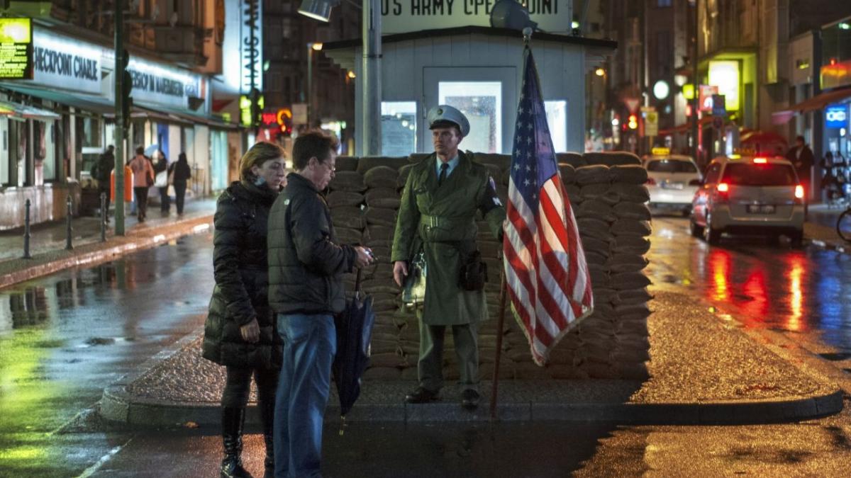 coronavirusul neiertator cu americanii aproape 2 000 de oameni au murit in ultimele 24 de ore