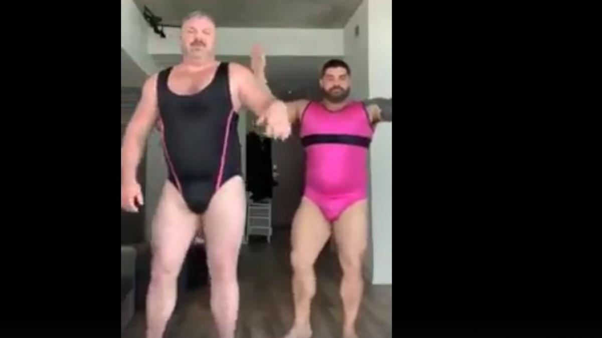 dansatori costume de baie izolare