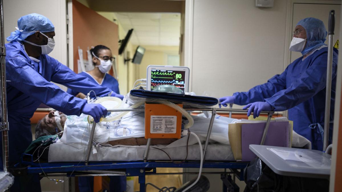 346 de persoane au murit de coronavirus in romania