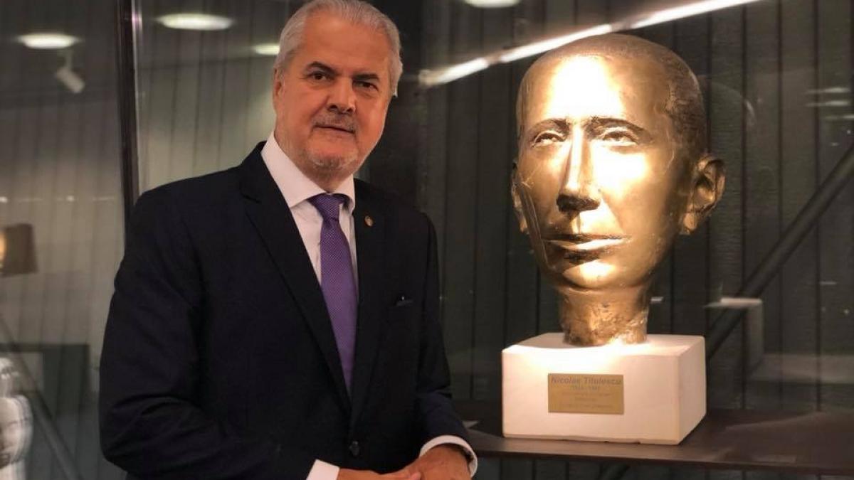 adrian nastase in aceasta criza psd ul tace cu o distinctie extraordinara