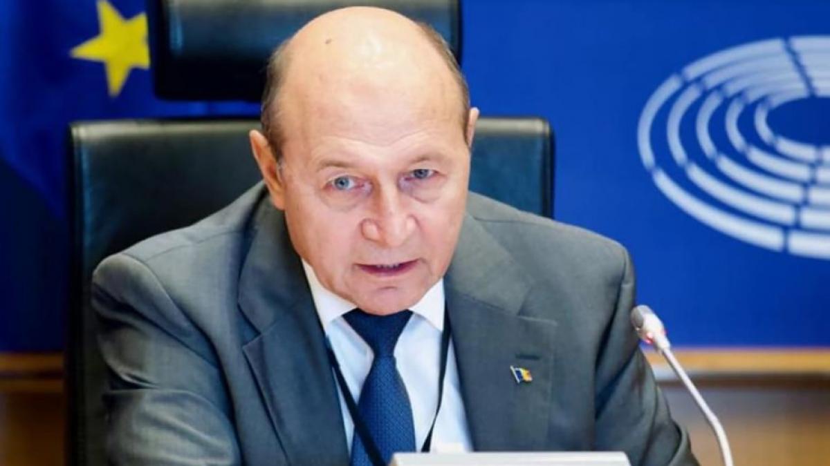 traian basescu apel catre klaus iohannis domnule presedinte este urgent