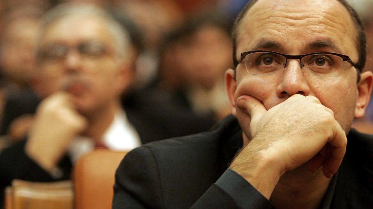 cozmin gusa klaus iohannis va avea in toamna o sustinere de 10 15 se va ajunge la suspendarea sa