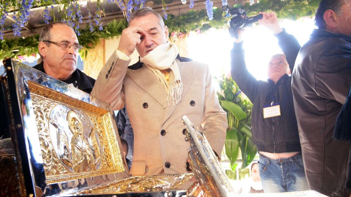 gigi becali va imparti lumina in noaptea de inviere in calitate de voluntar