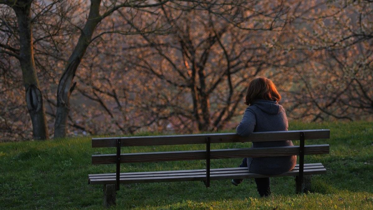 femeie moarta banca moscova negativ coronavirus