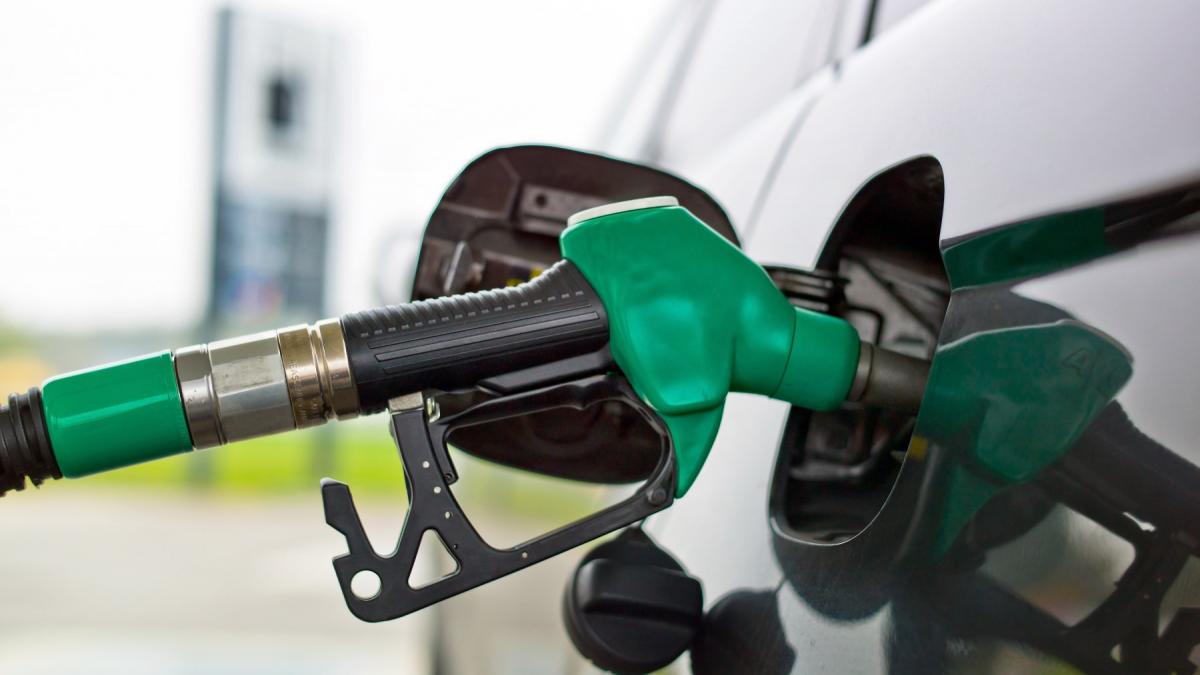 pretul petrolului american la cel mai mic nivel din ultimii 21 de ani