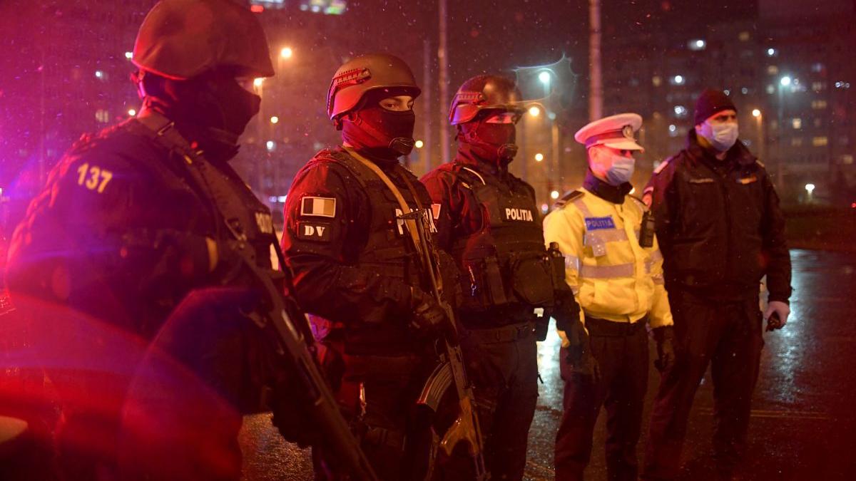 tanar zalau instiga oamenii sa iasa in strada retinut politie