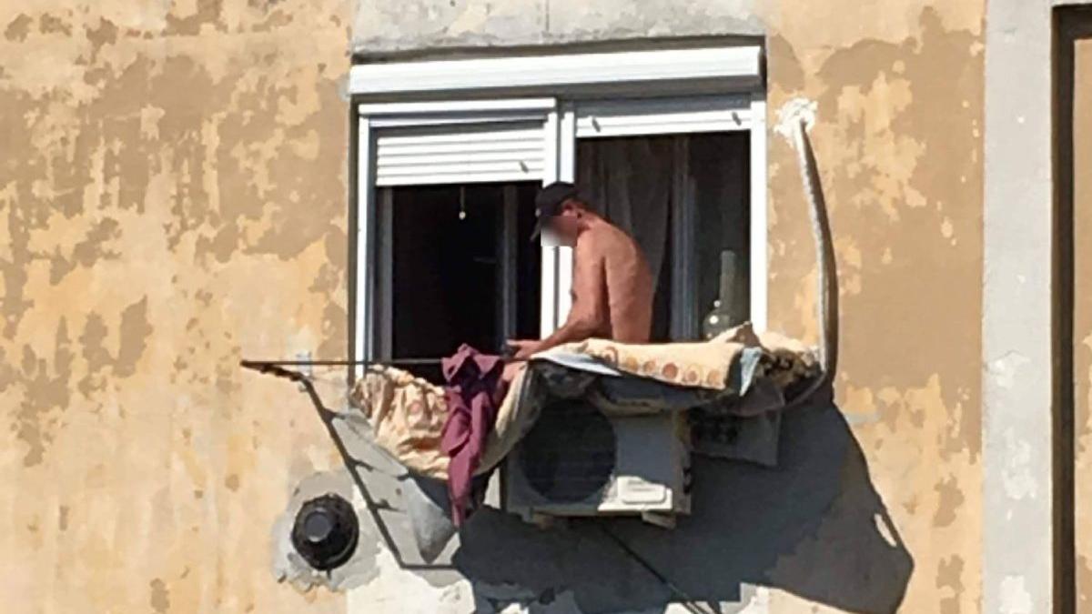 barbat satu mare plaja aparat aer conditionat etaj patru