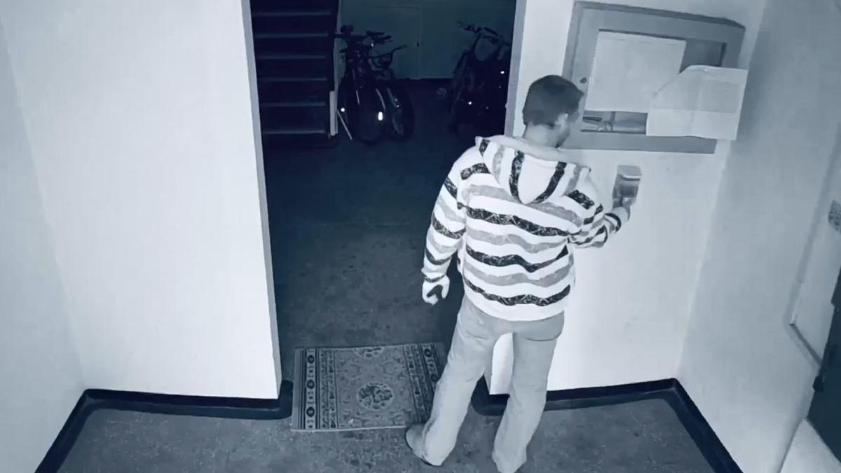 tanar suceava filmat gusta dezinfectant fura cutia scara bloc