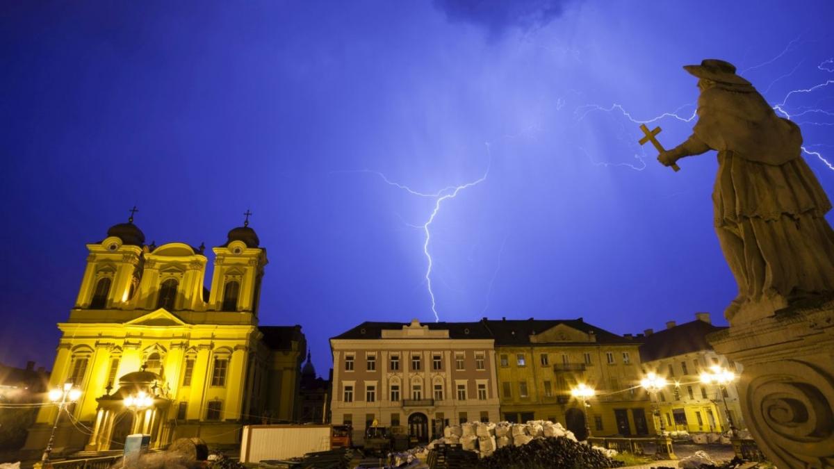 alina serban anm vor fi frecvente descarcari electrice intensificari ale vantului care vor lua si