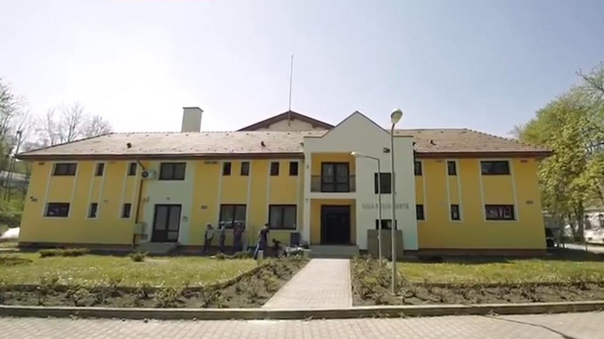 sala polivalenta a umfst din targu mures a fost transformata in doar 10 zile in spital covid 19