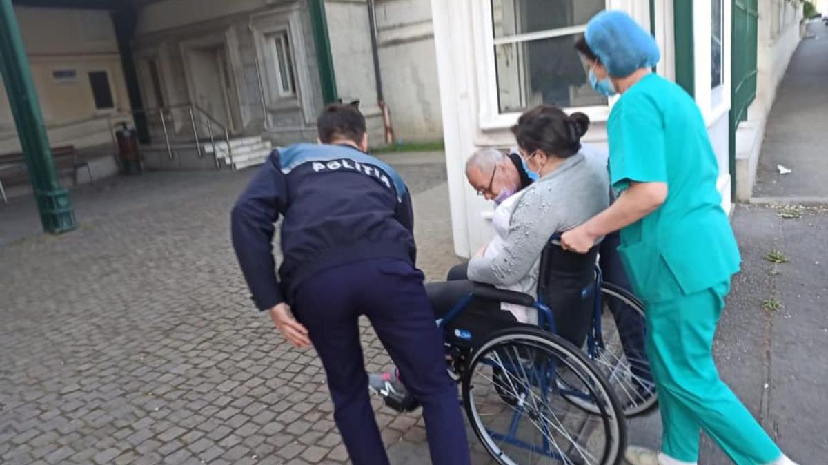 femeie insarcinata escortata politie spital naste bucuresti