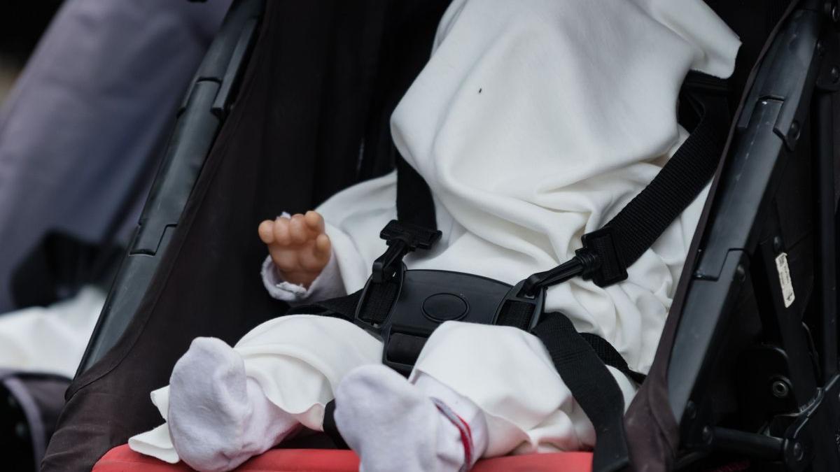 bebelus cluj mort sufocat bara protectie carut