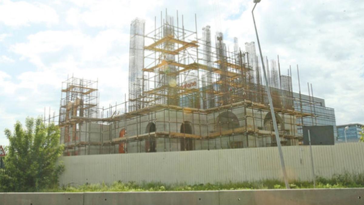 gigi becali biserica pipera