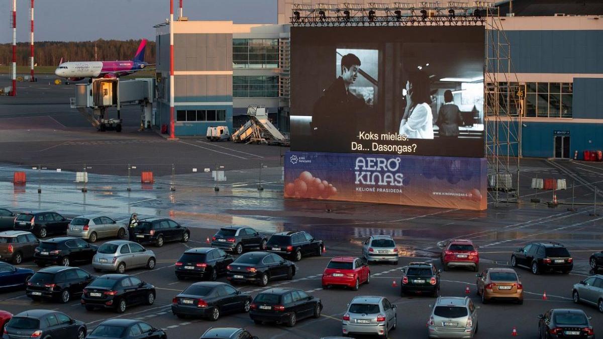 cum se vor desfasura evenimentele de tip drive in cinema si concerte live vazute din masina