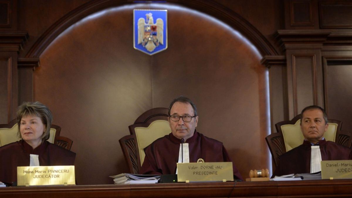 efect decizie ccr declaratie propria raspundere