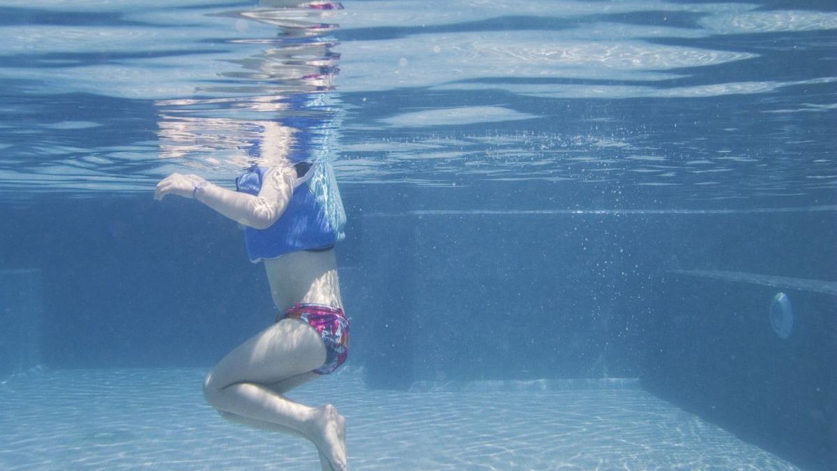 fetita moarta italia piscina