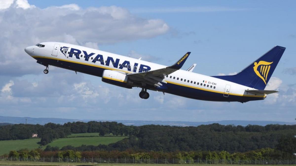 pasagerii zborurilor ryanair vor trebui sa ceara voie sa mearga la toaleta