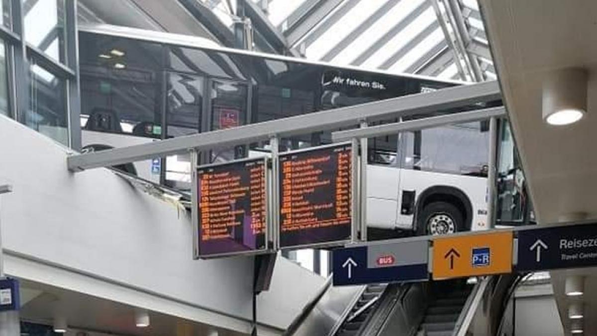 accident spectaculos statie autobuz germania