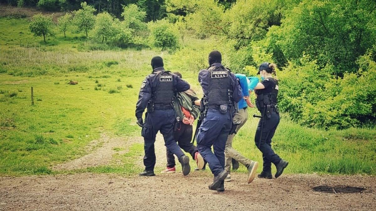 marocani centru carantina arad gasiti ascunsi padure