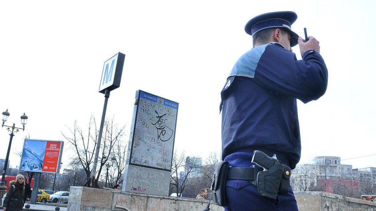 metrou calatori opriti masca bucuresti