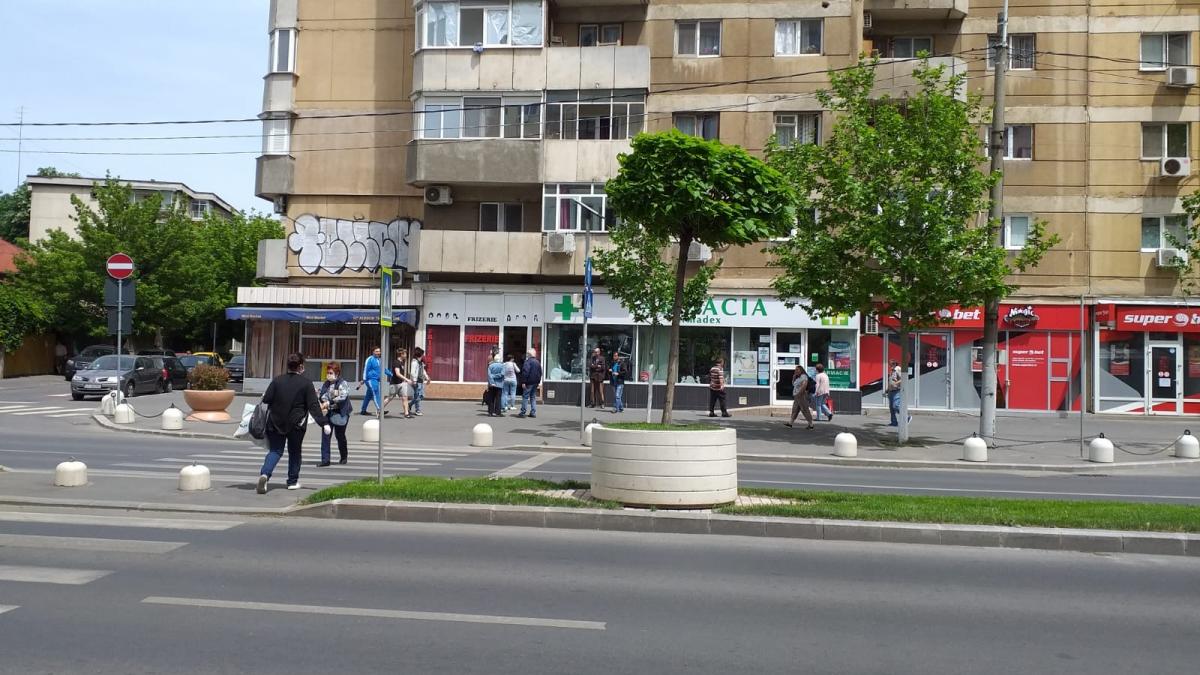 prima zi de libertate romanii au luat cu asalt frizeriile