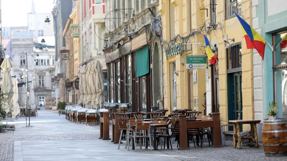 administratorii restaurantelor pusi sa semneze ca nu deschid terasele luni
