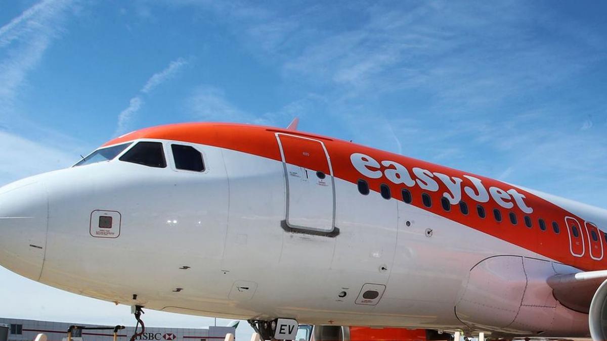 clinenti expusi companie aeriana atac cibernetic