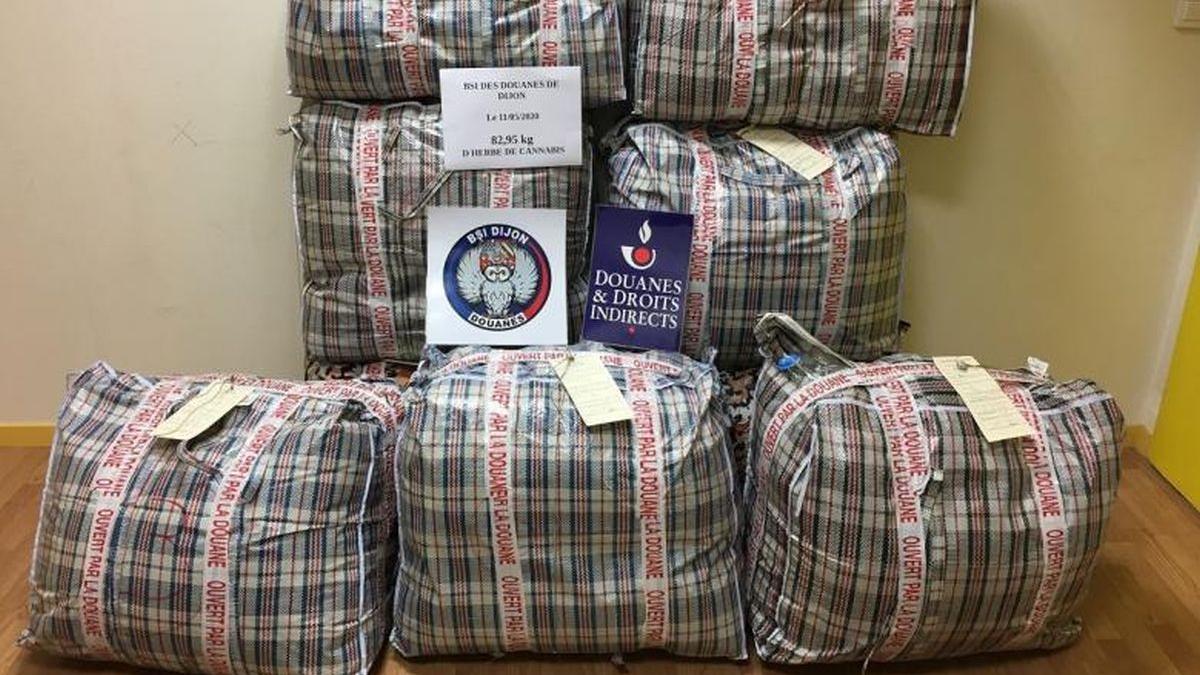 sofer de tir roman prins cu 83 de kilograme de cannabis de catre autoritatile din franta