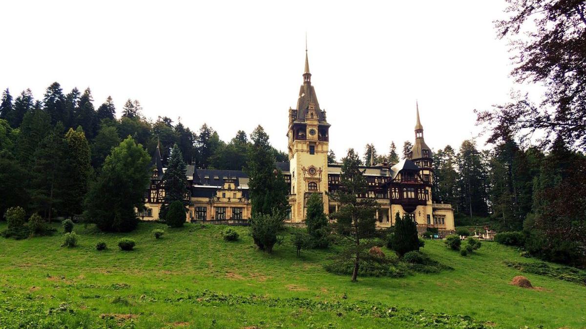 muzeul peles sinaia vizitatori