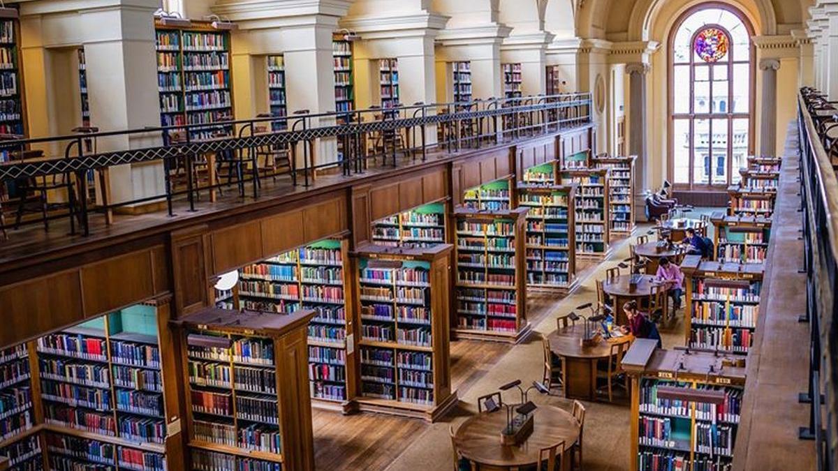 una dintre cele mai prestigioase universitati din lume isi va desfasura cursurile online anul