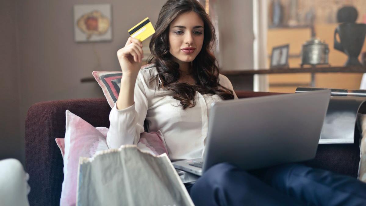 cumparaturile online au explodat in starea de urgenta pe ce au cheltuit romanii banii