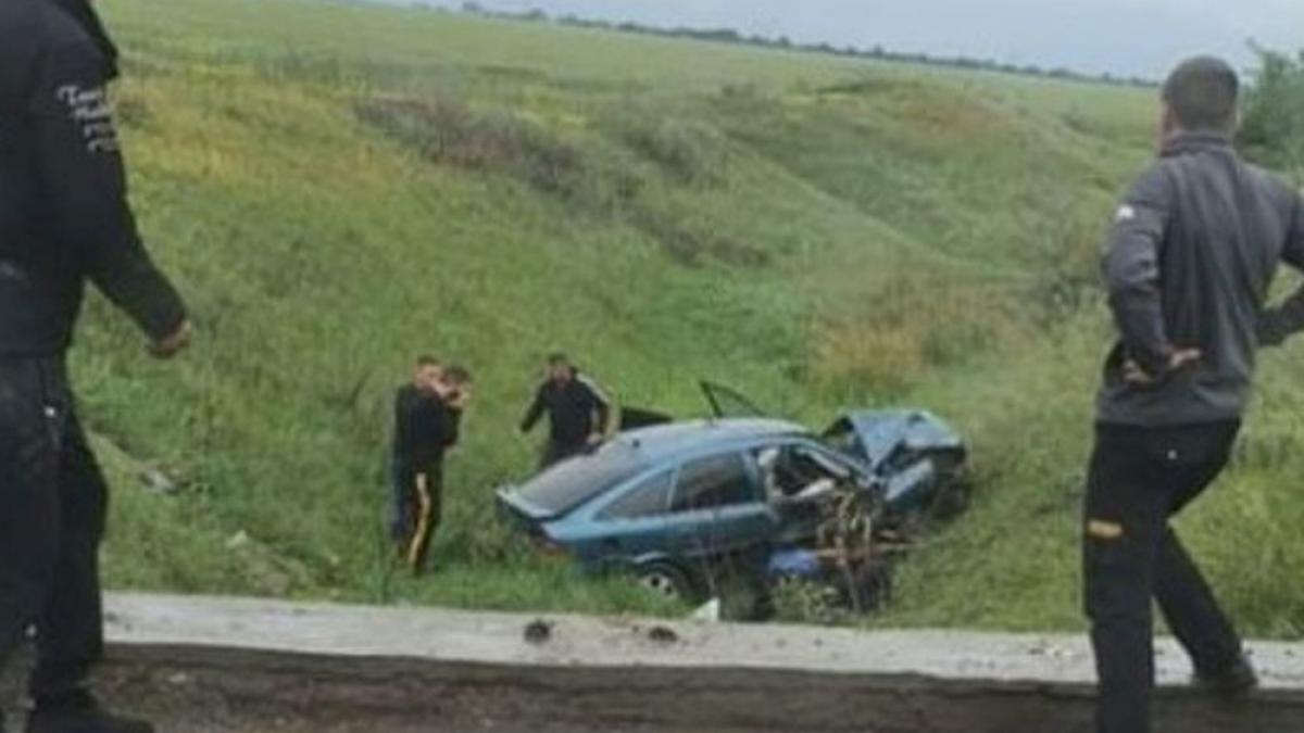 o fata de 19 ani a murit intr un cumplit accident rutier masina in care se afla era condusa de un