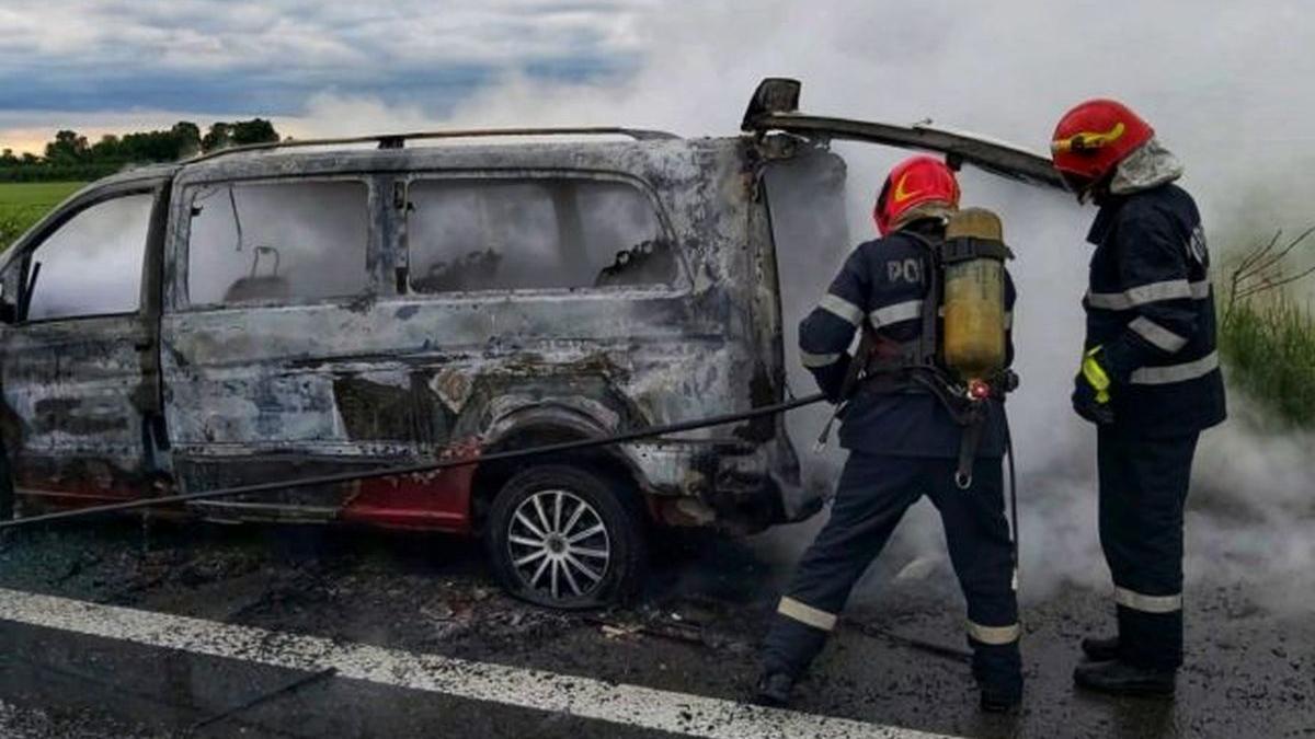 microbuz incendiu bucuresti pitesti