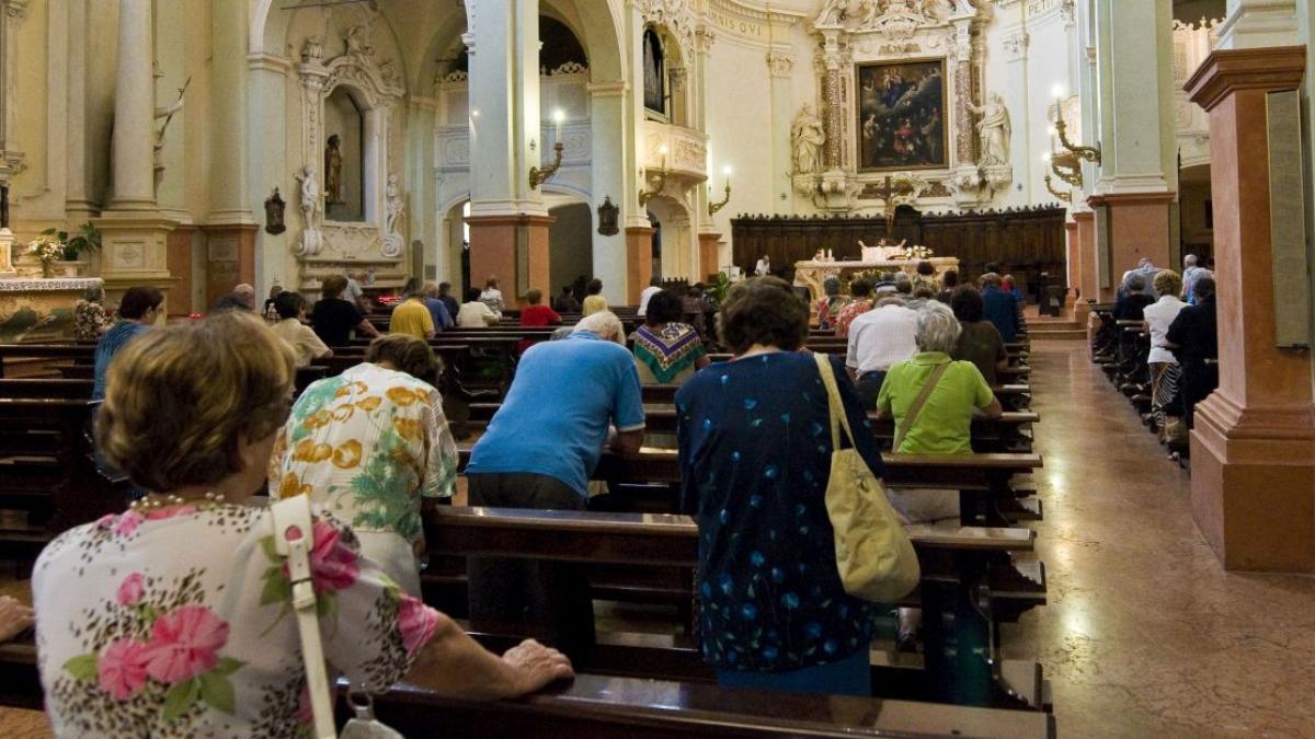 peste 40 de persoane infectate cu coronavirus dupa ce au participat la o slujba religioasa