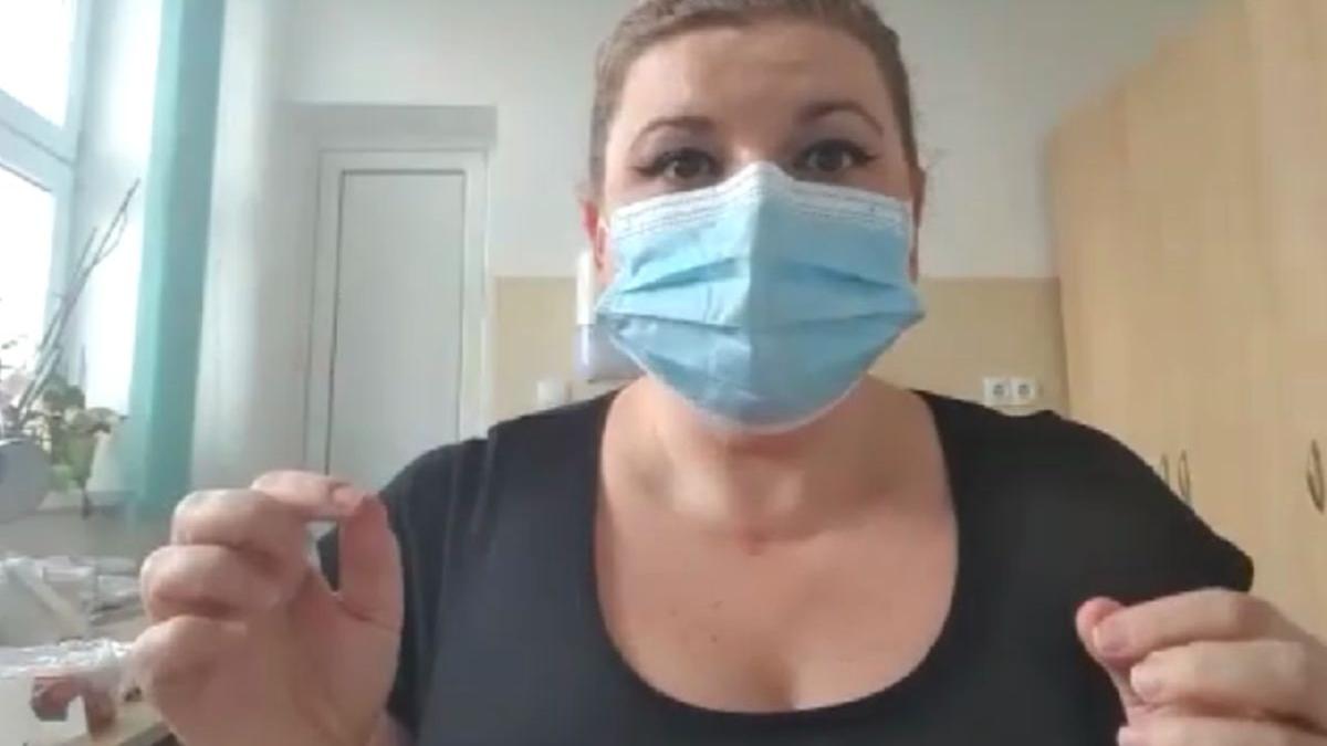 medic prima linie covid prima boala despre care nu invat din carti purtam doua perechi manusi