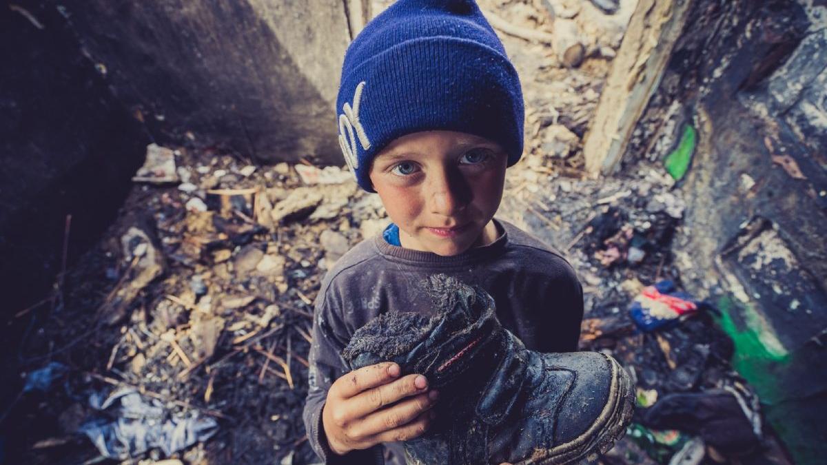 copil lacrimi adidasi incendiu casa popeni botosani