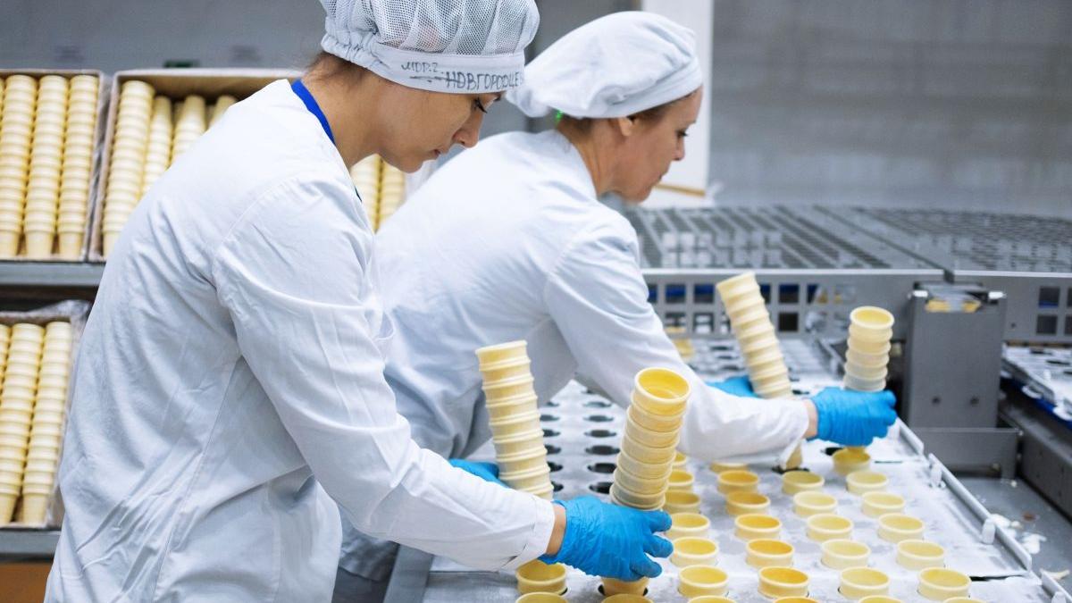 focarul de la fabrica de inghetata din sebes se extinde peste 80 de angajati si contacti ai