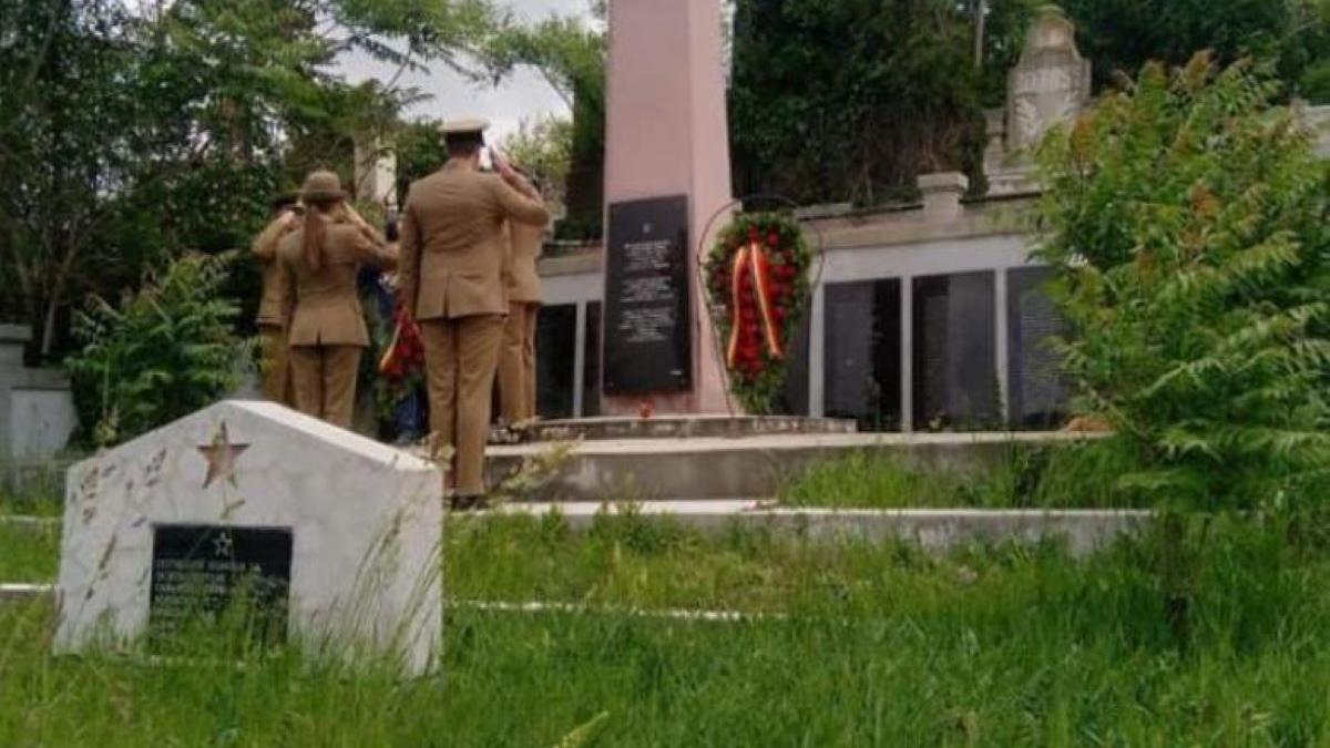 gafa de proportii la turda de ziua eroilor autoritatile au confundat cimitirele si au adus onoruri