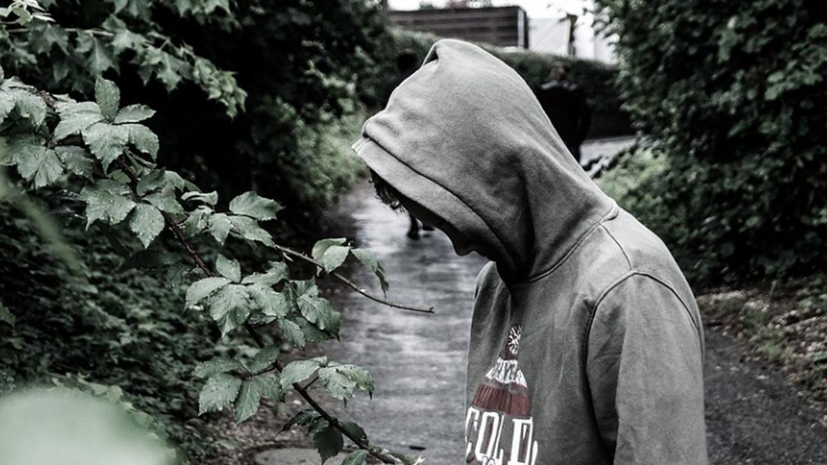 adolescent braila amenintat cinci fete