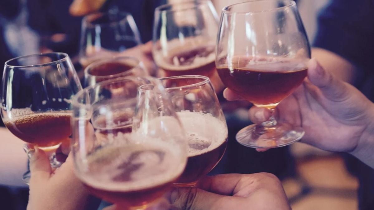 Cum vor merge românii la terasă, la plajă și la spectacole drive-in, după 1 iunie