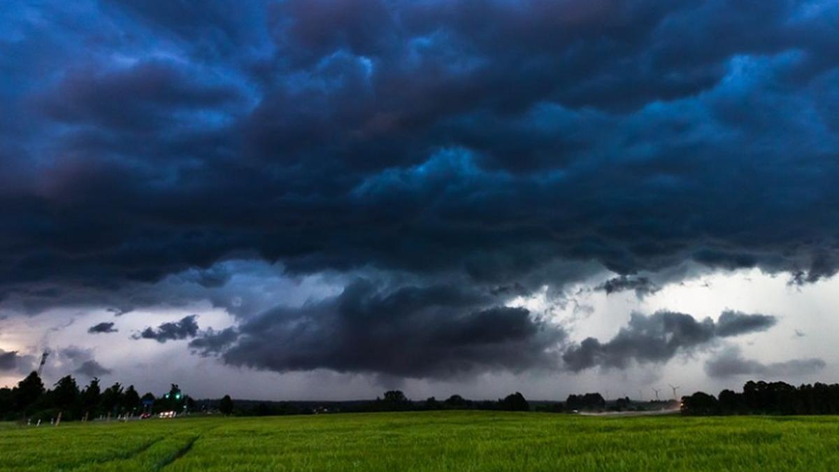 vremea prognoza meteo ploi tornade